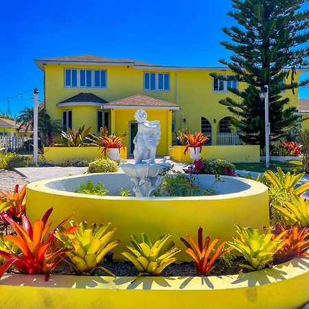 Bed and Breakfast Golden Palms House à Nassau Extérieur photo
