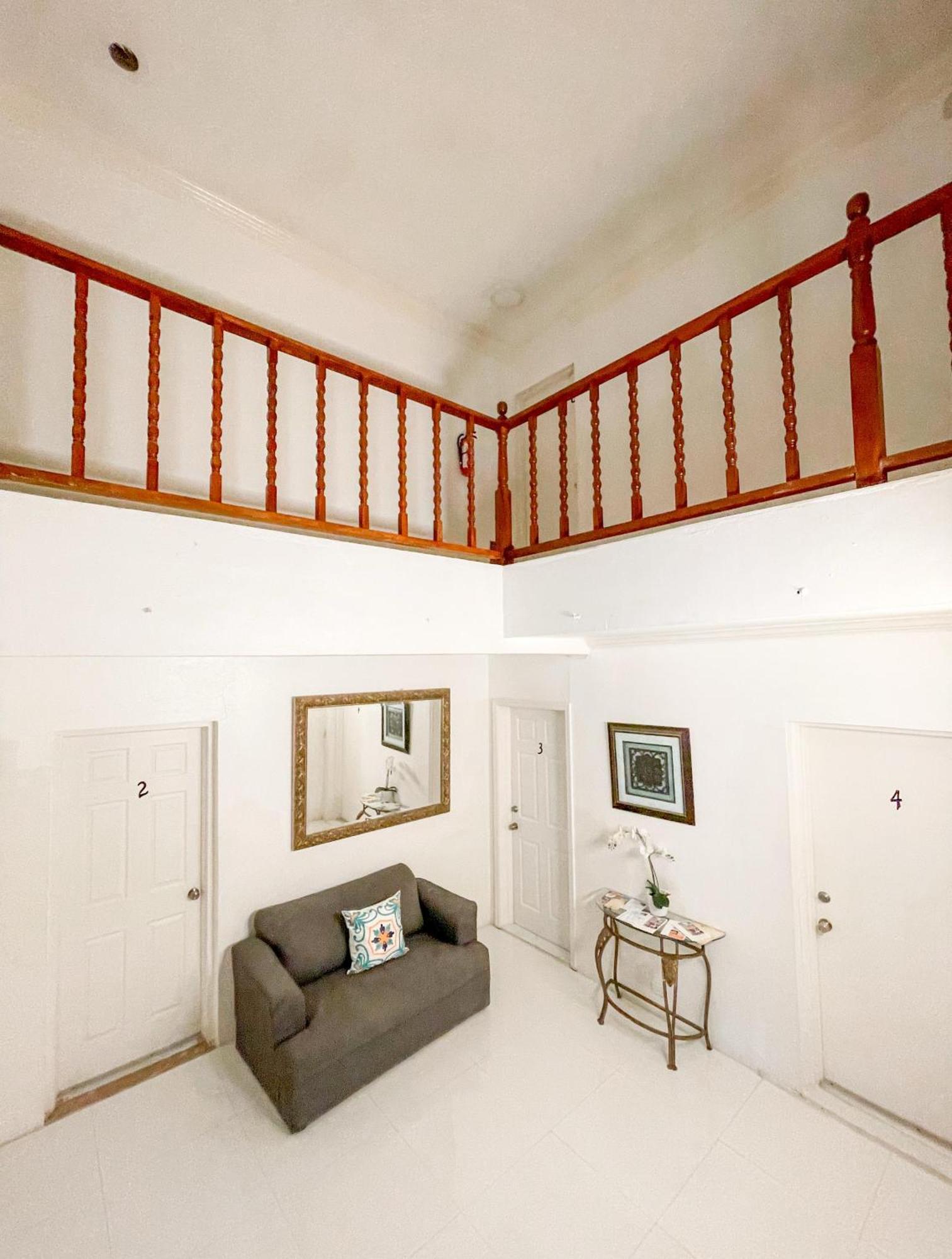 Bed and Breakfast Golden Palms House à Nassau Extérieur photo
