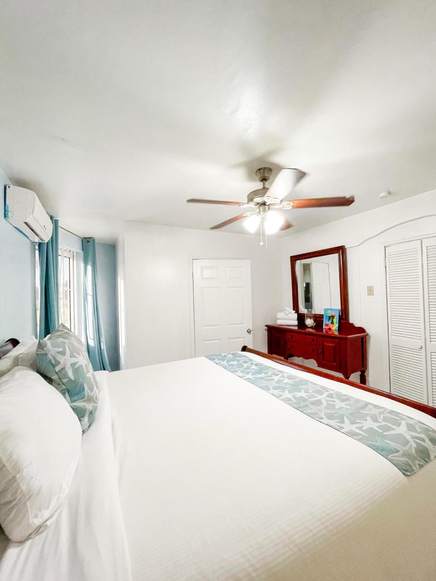 Bed and Breakfast Golden Palms House à Nassau Extérieur photo