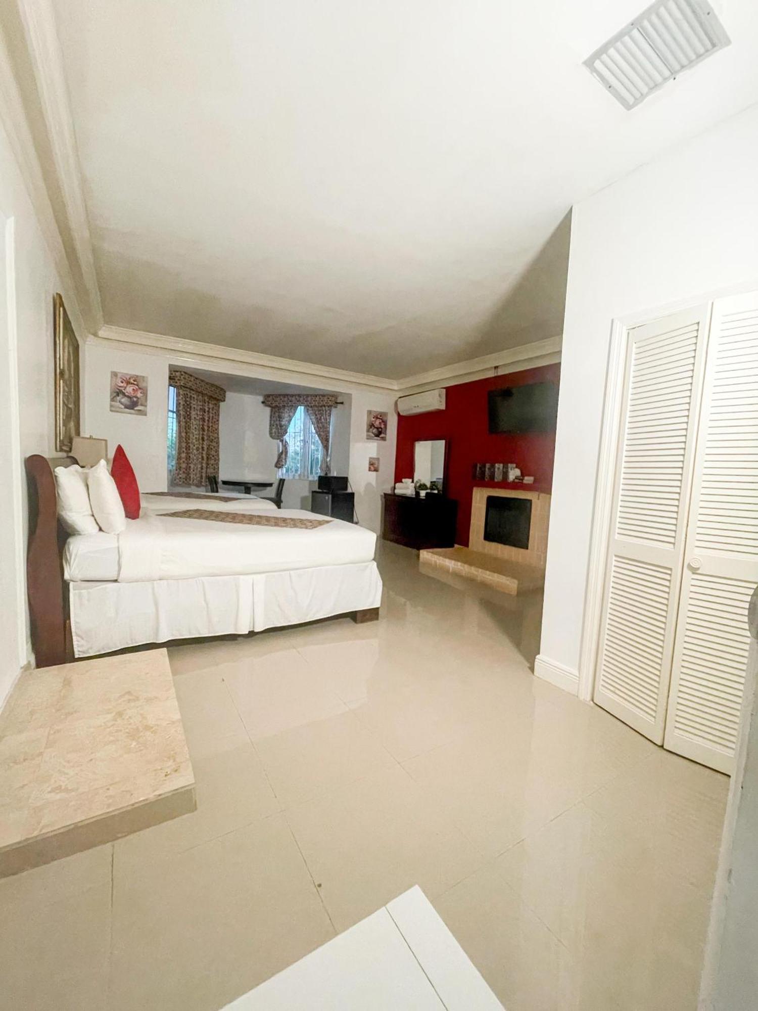 Bed and Breakfast Golden Palms House à Nassau Extérieur photo